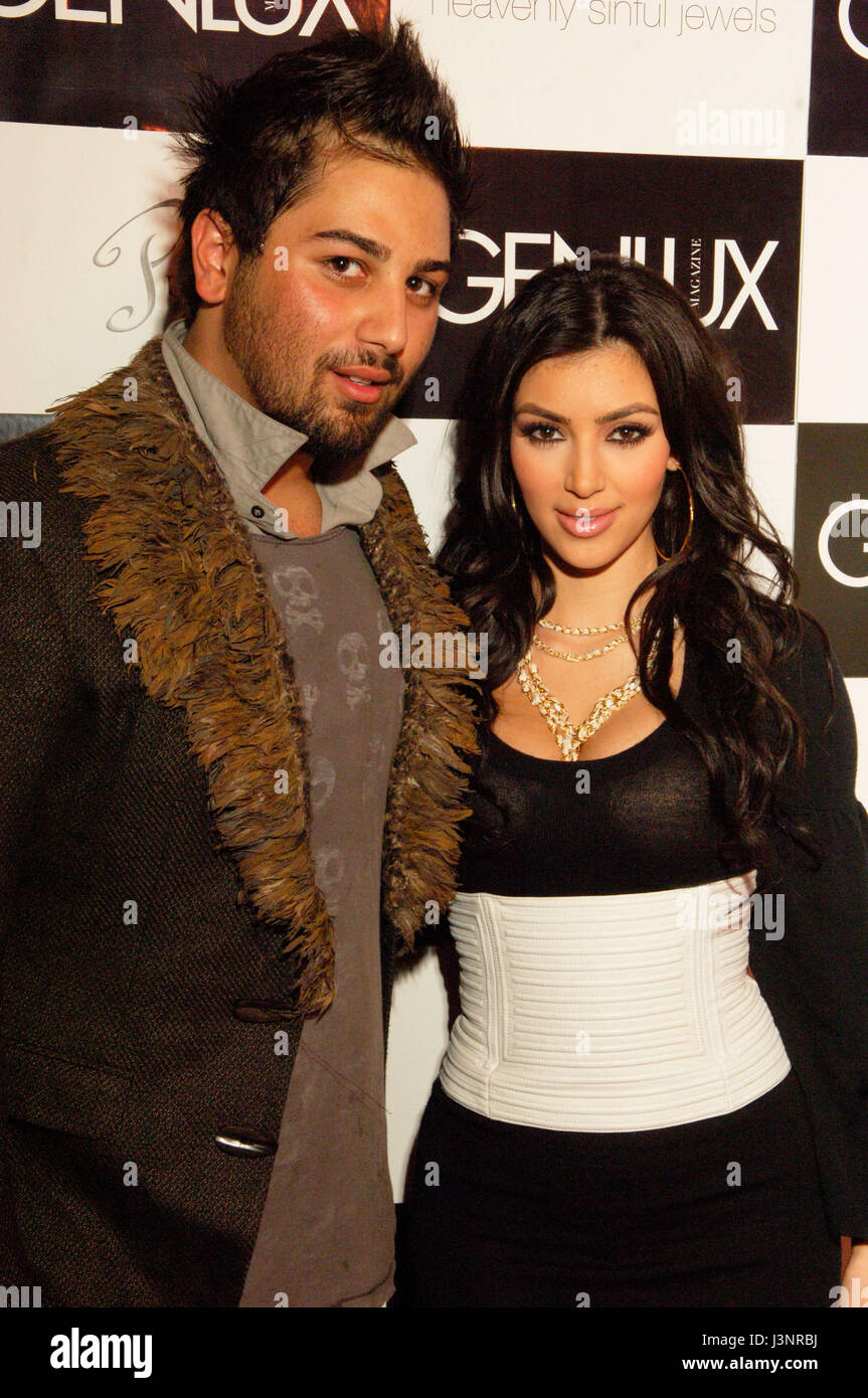 (L-R) Yermagyan, Kim Kardashian à l'occasion du lancement de la pécheresse céleste et bijoux Magazine GENLUX party sur le toit de l'hôtel de luxe à Los Angeles, CA Banque D'Images