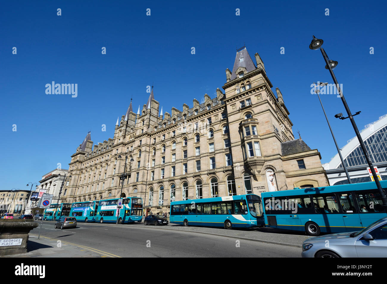 Chambres à Liverpool Lime Street. La façade de style Renaissance française à la gare de Lime Street, à l'origine l'Hôtel de l'ouest du nord pour servir rai Banque D'Images