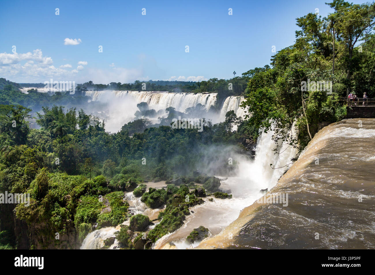 Chutes d'Iguaçu côté Argentin - vue depuis le Brésil et l'Argentine Border Banque D'Images