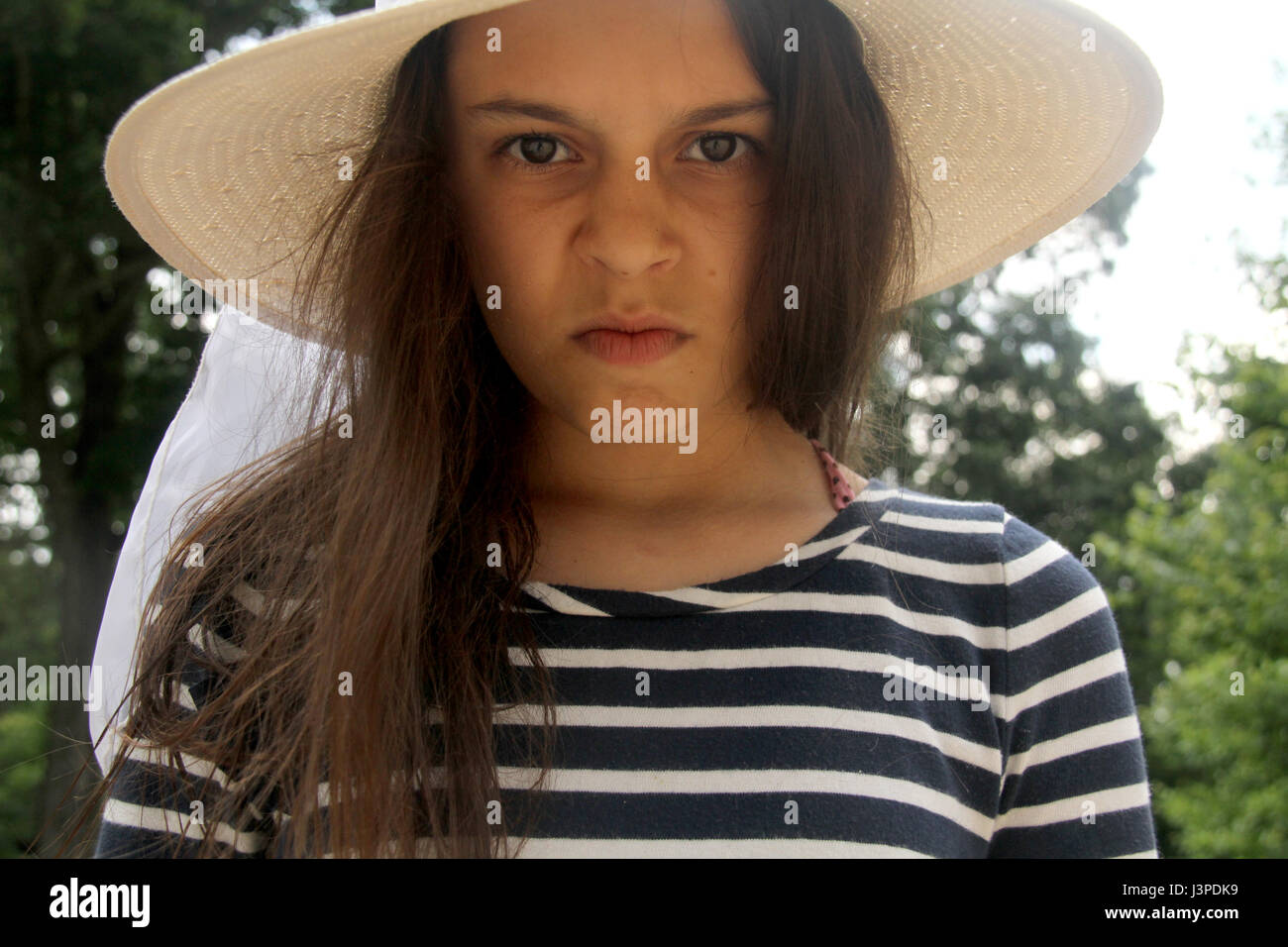 Jeune fille rebelle Banque de photographies et d’images à haute