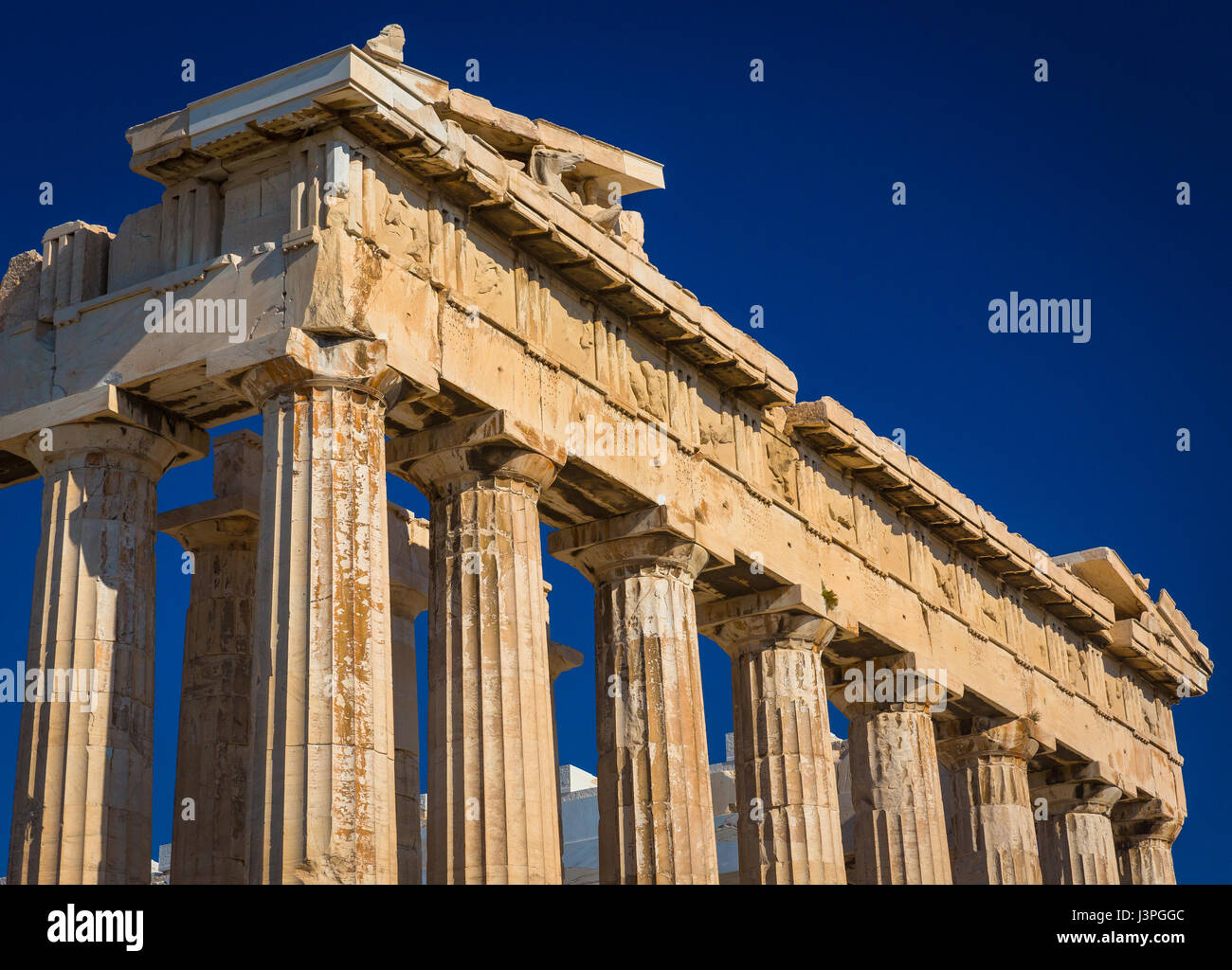 Le Parthénon est un ancien temple sur l'acropole d'Athènes, Grèce, dédié à la déesse Athéna, que le peuple d'Athènes, considérée comme leur patron Banque D'Images