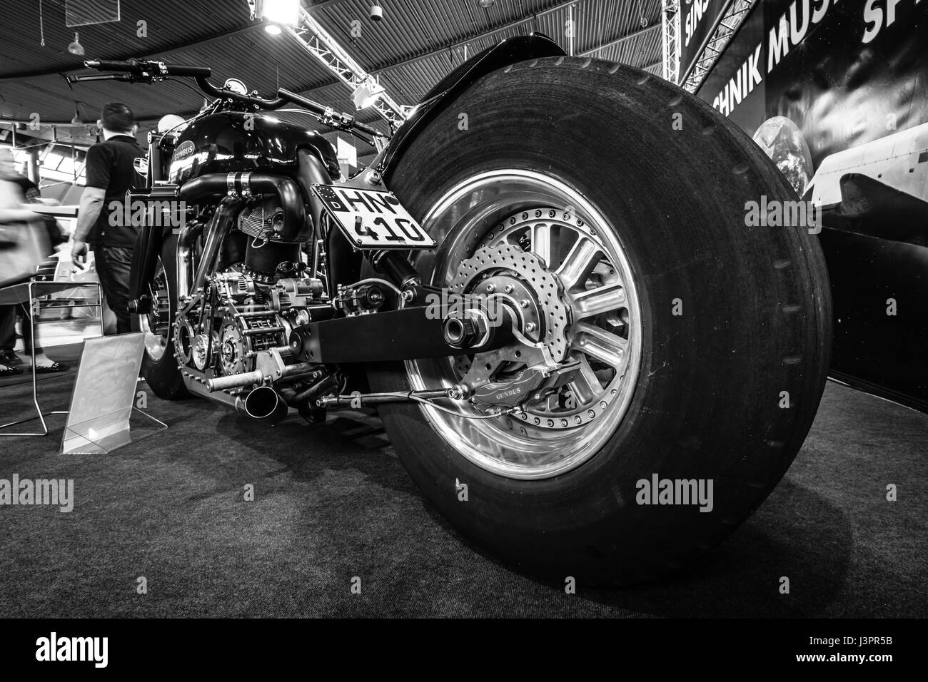 STUTTGART, ALLEMAGNE - Mars 03, 2017 : Le plus grand tournant Leonhardt moto Gunbus 410. Noir et blanc. Plus grand d'Europe Exposition de voitures classiques 'RETRO' classiques Banque D'Images