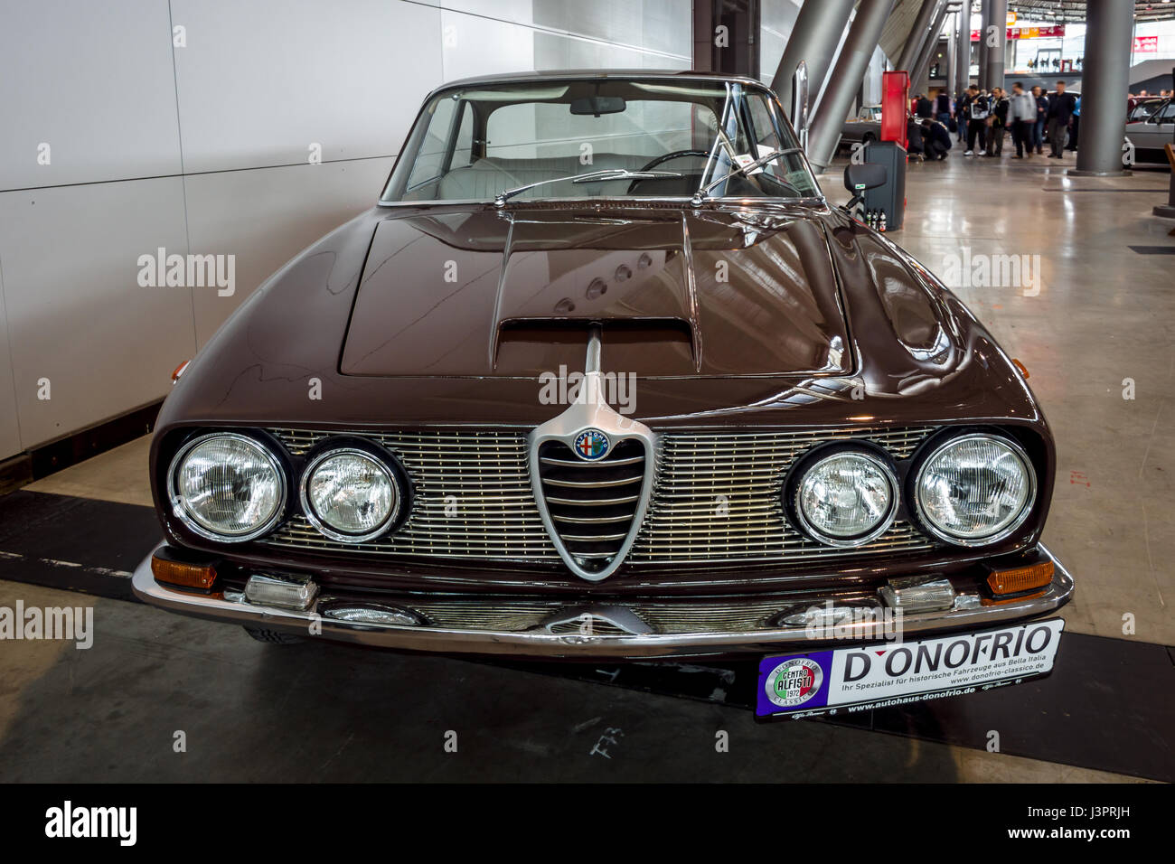 STUTTGART, ALLEMAGNE - Mars 03, 2017 : voiture de direction Alfa Romeo 2600 Sprint (Tipo 106), 1962. Plus grand d'Europe Exposition de voitures classiques 'RETRO' classiques Banque D'Images