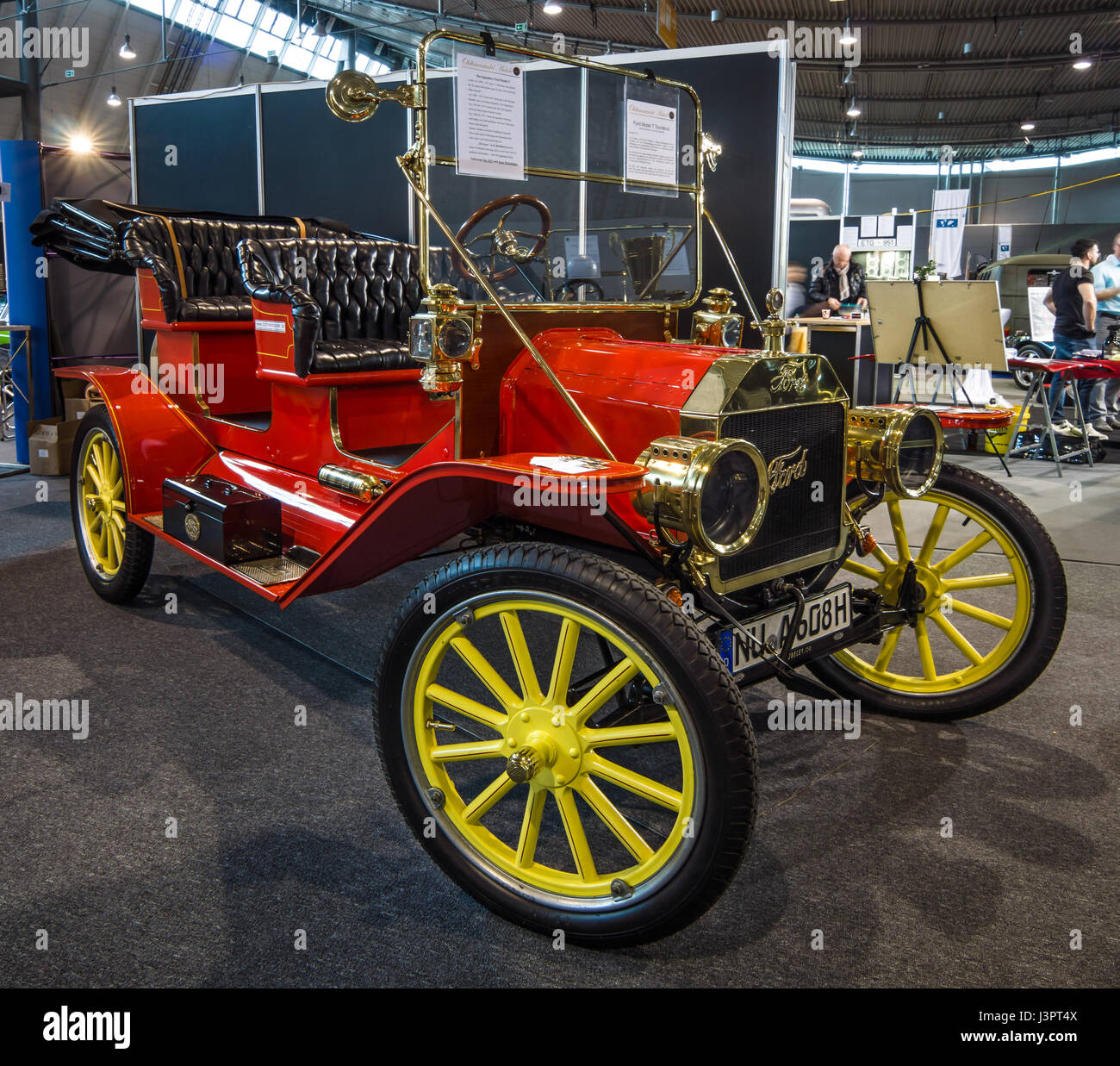 STUTTGART, ALLEMAGNE - Mars 03, 2017 voiture rétro : Ford Modèle T Tourabout, 1914. Plus grand d'Europe Exposition de voitures classiques 'RETRO' classiques Banque D'Images