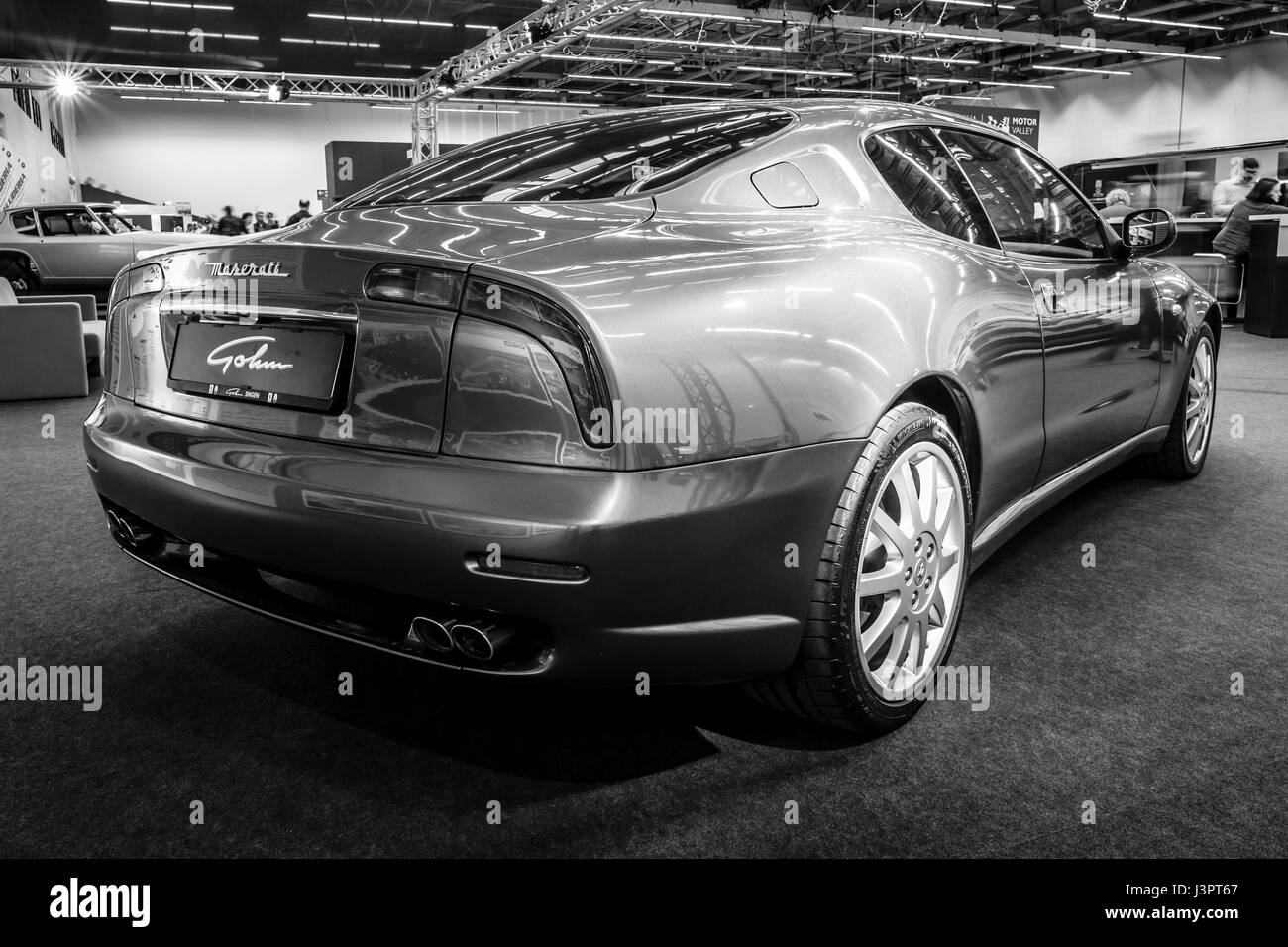 STUTTGART, ALLEMAGNE - Mars 03, 2017 : Grand Tourer voiture Maserati Coupé (Type M138), 2005. Vue arrière. Noir et blanc. Plus grand d'Europe Exposition de voitures classiques 'RETRO' classiques Banque D'Images