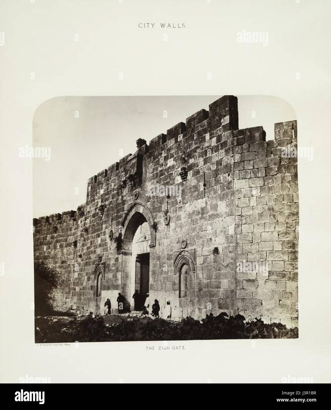 Photographie de James McDonald, 1865, représentant la porte de Sion, une entrée importante de la vieille ville de Jérusalem, capturée au cours d'une enquête sur l'ordonnance menée par Coll Sir Henry James. Banque D'Images