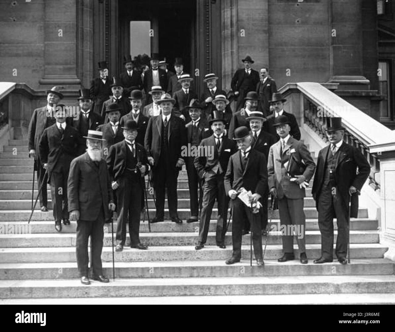 En 1922, le Comité International Olympique (CIO) a été impliqué dans la supervision de la croissance des Jeux Olympiques. Le CIO est responsable de l'organisation des Jeux et de la participation des pays. Cette période a marqué des décisions clés pour l'avenir des Jeux, qui ont continué à se développer à l'échelle internationale. Banque D'Images