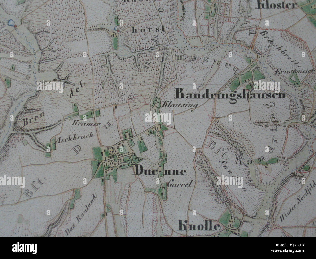 Le Katasterkarte de Quernheim est une carte cadastrale détaillant la propriété et l'utilisation des terres dans la région de Quernheim. Il est important pour comprendre la répartition des biens et la gestion des terres. Banque D'Images