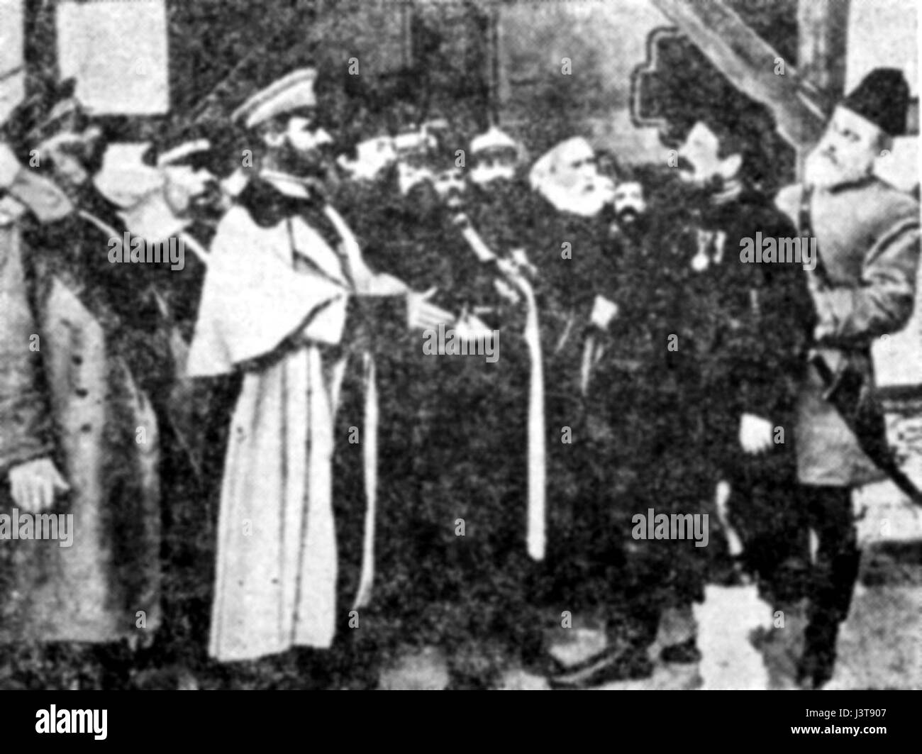 Independenta Romaniei est l'hymne national roumain, symbolisant la déclaration d'indépendance du pays et sa fierté de souveraineté. L'hymne reflète le patrimoine culturel et l'identité nationale de la Roumanie, souvent joué lors d'événements et de célébrations d'État. Banque D'Images