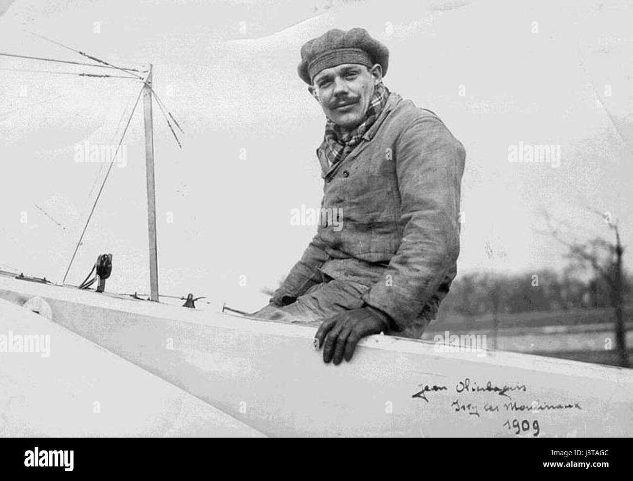 Jan Olieslagers, figure éminente de 1909, est reconnu pour sa contribution à l'aviation et à la technologie. Cette image capture son importance historique au début du XXe siècle. Banque D'Images