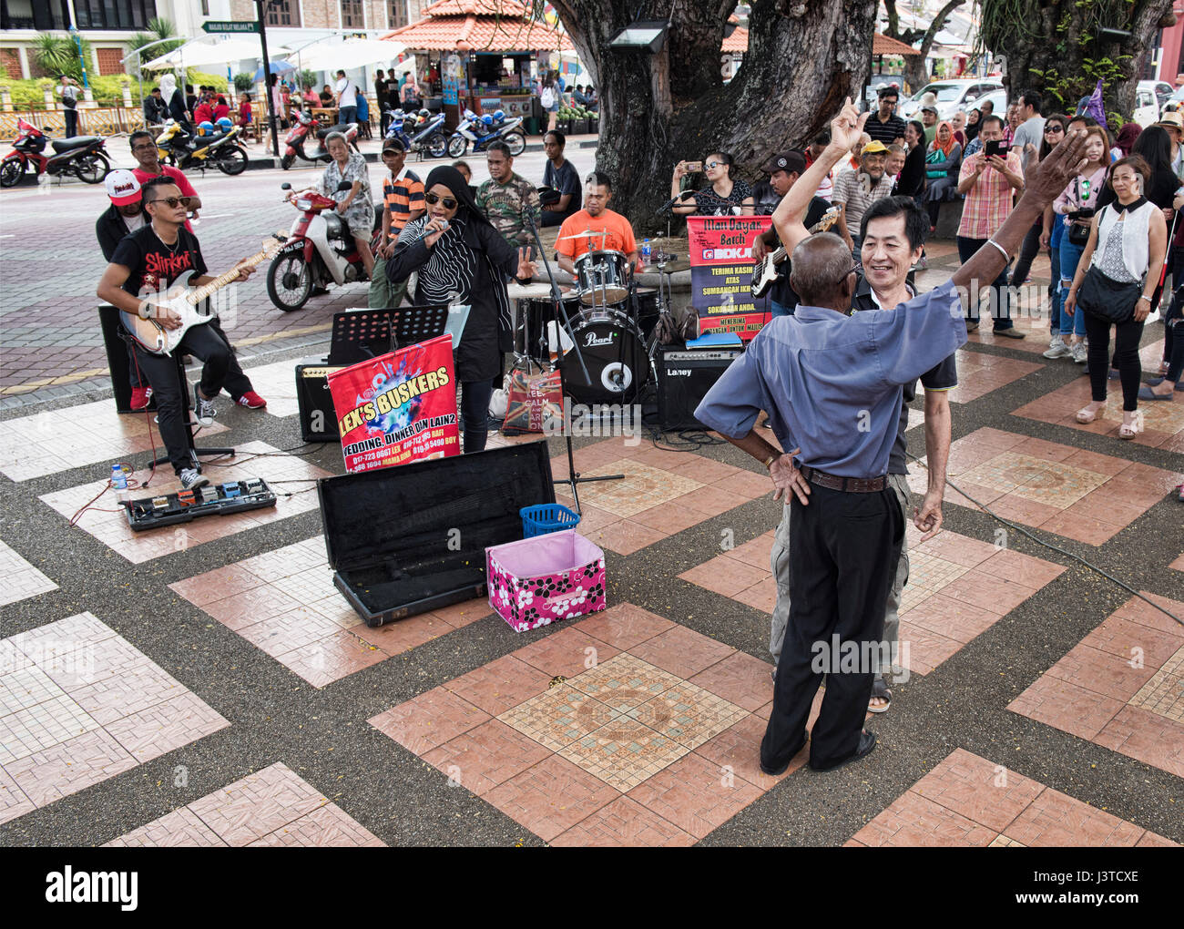 La danse de Dutch Square, Malacca, Malaisie Banque D'Images