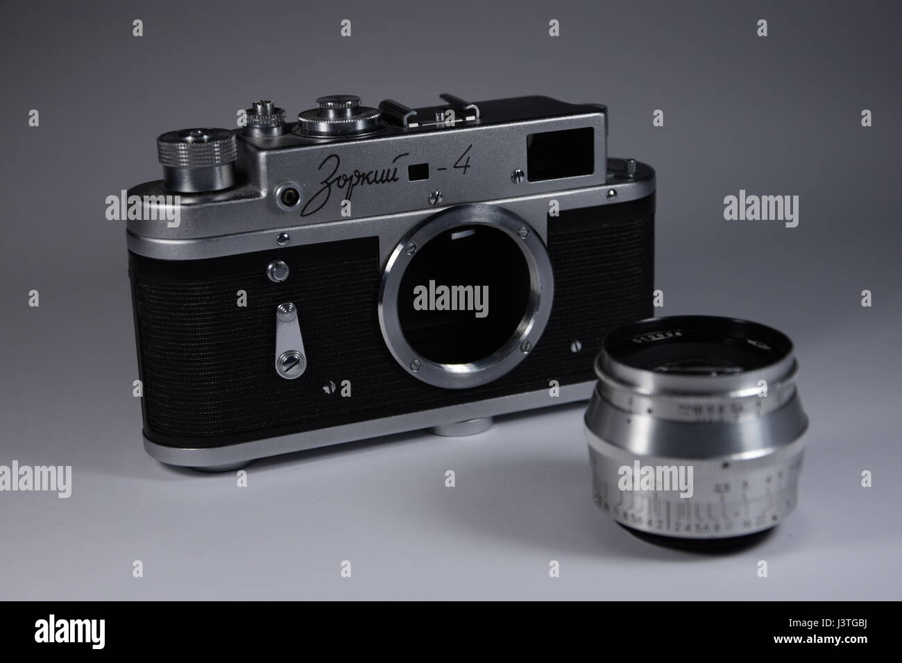 Ancien appareil photo soviétique Zorki 4 avec Jupiter 8 lens Banque D'Images