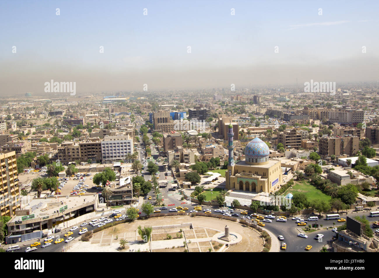 Photo aérienne de la ville de Bagdad, et indique où les complexes ...