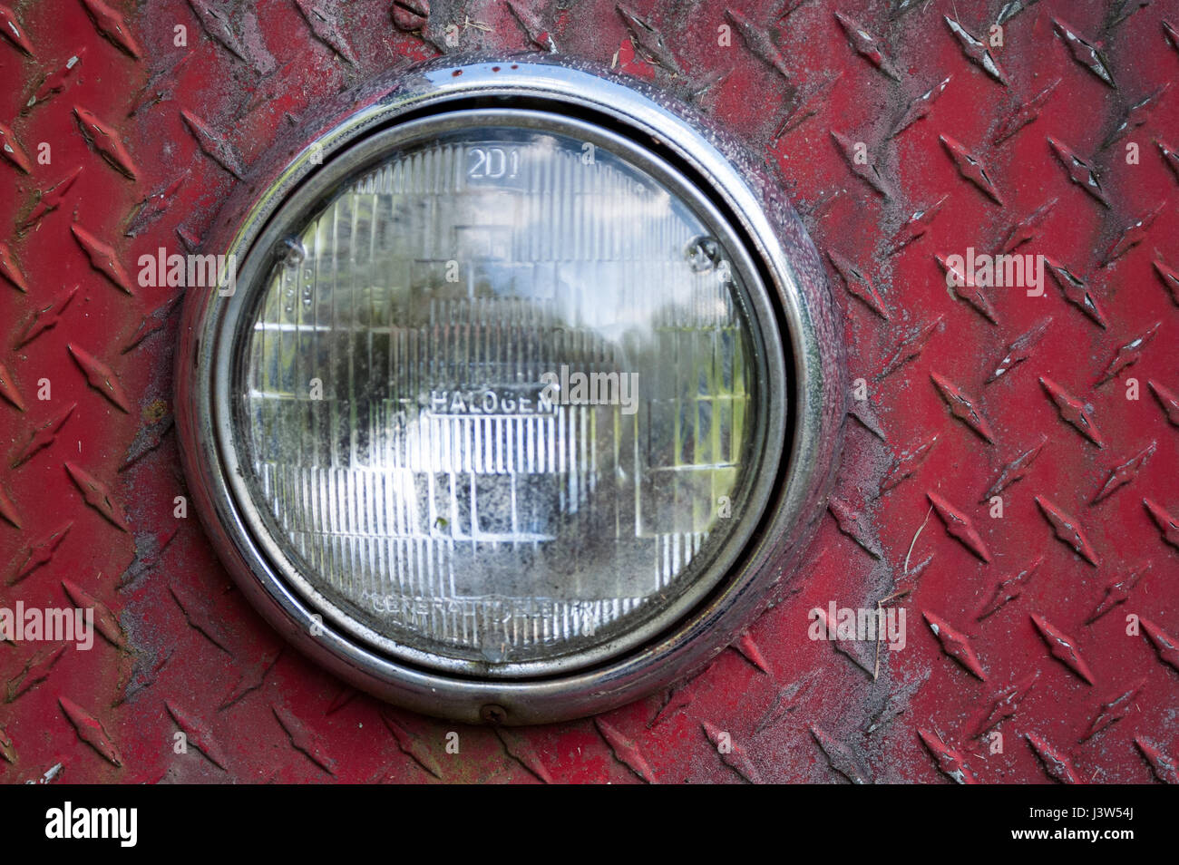 Phares sur rouillées et feuilles de métal patiné diamond plate Banque D'Images
