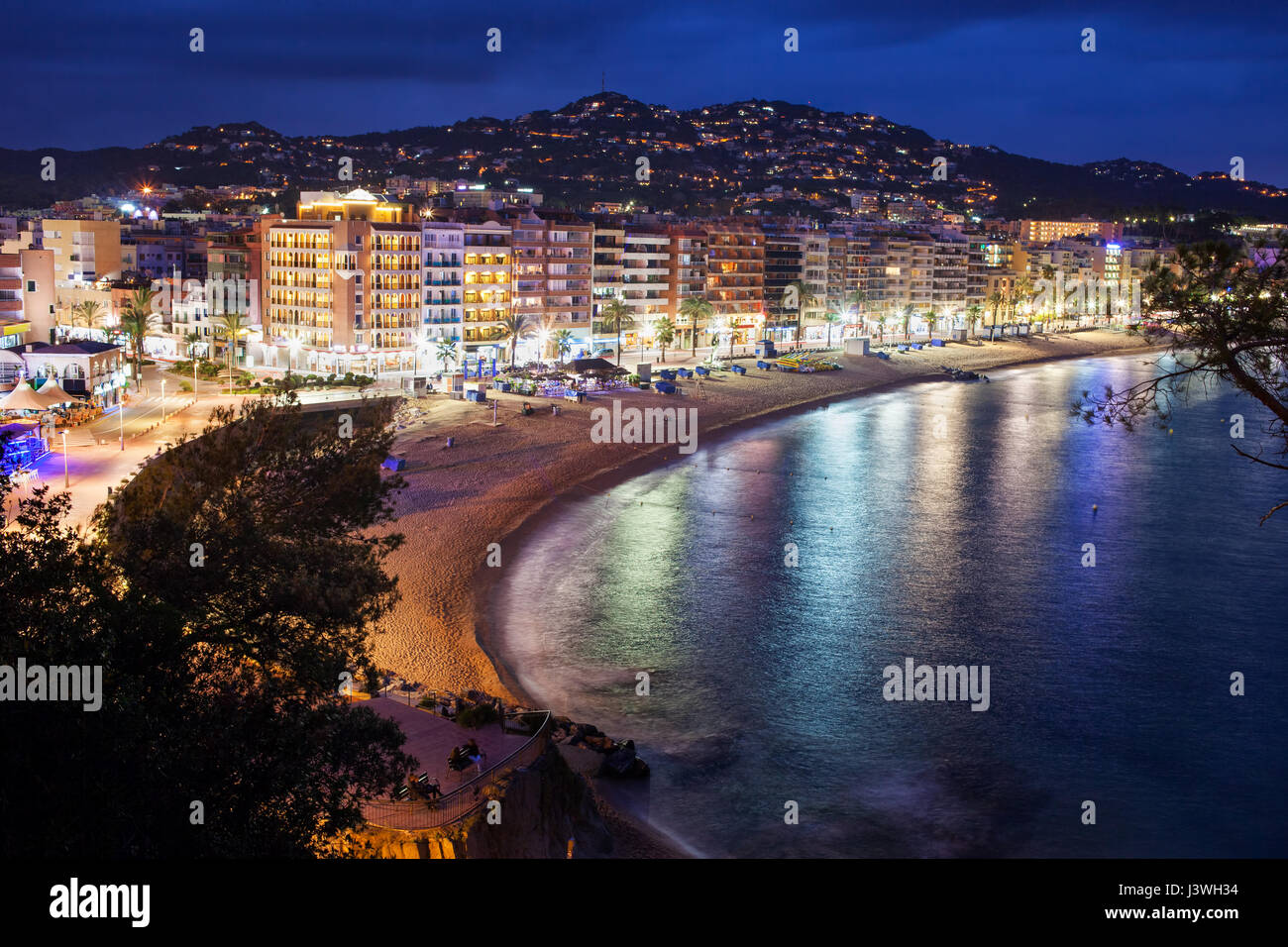 Lloret de Mar la nuit, resort ville côtière sur la Costa Brava en Catalogne, Espagne Banque D'Images