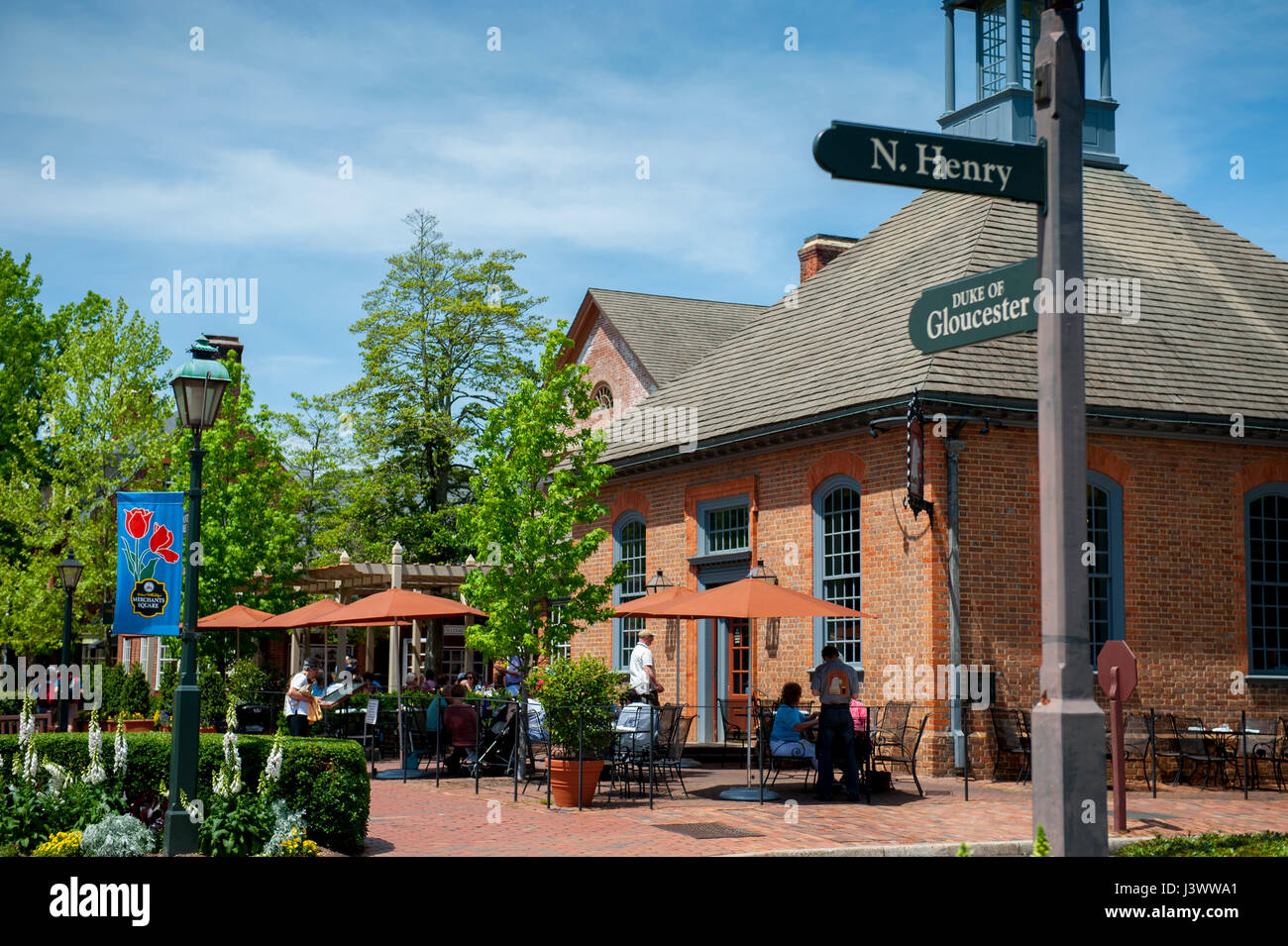 USA Virginia VA Williamsburg Colonial ou d'équerre sur le Duc de Gloucester Street restaurants et boutiques Banque D'Images