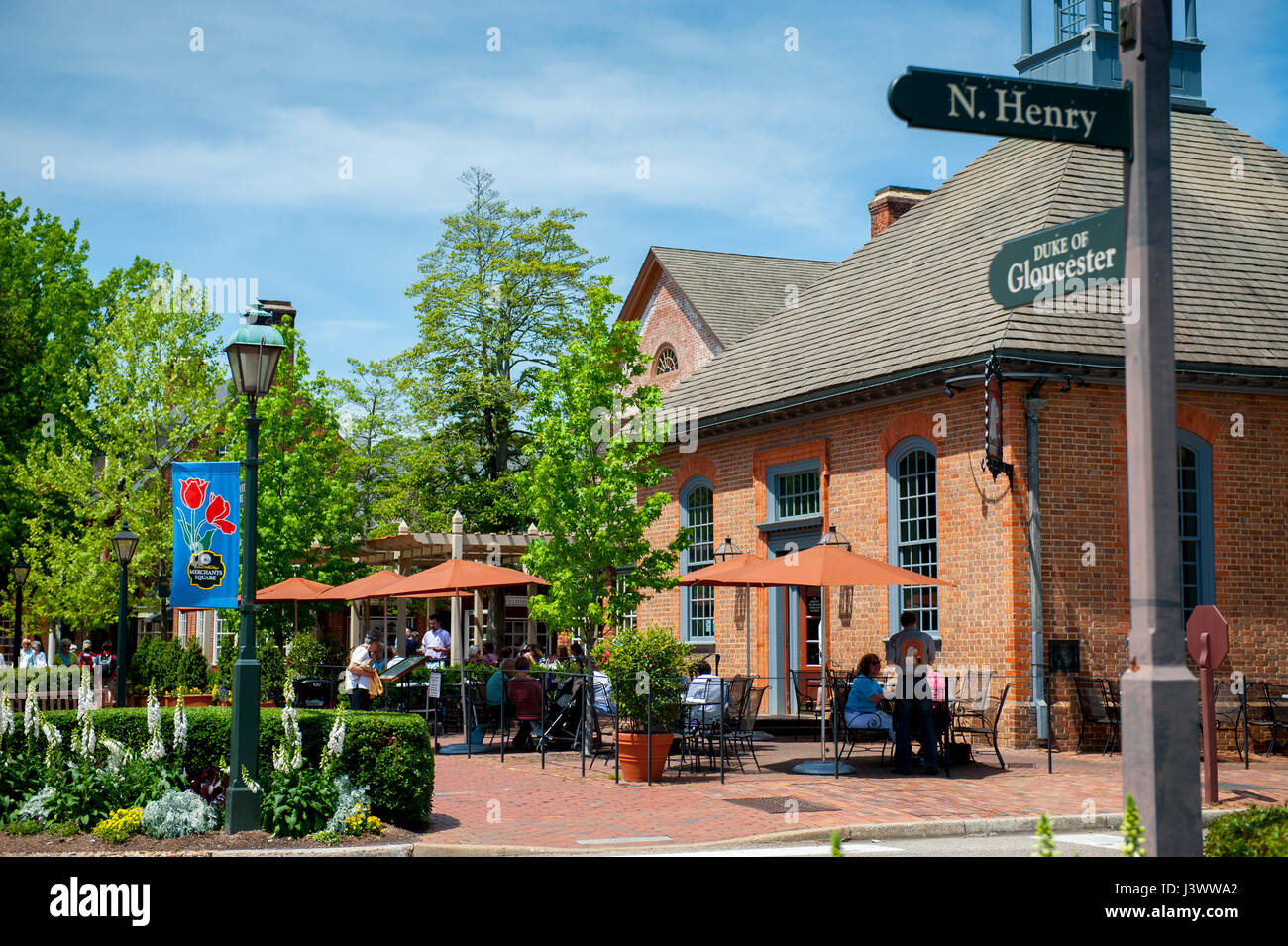 USA Virginia VA Williamsburg Colonial ou d'équerre sur le Duc de Gloucester Street restaurants et boutiques Banque D'Images