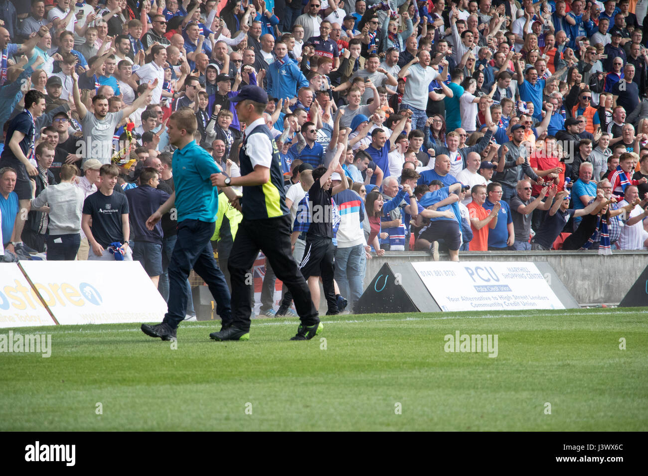 Glasgow, Scotland UK. 7 mai, 2017. Partick Thistle Glasgow Rangers v SPFL Dimanche 7 Mai 2017 - Objectifs de Doolan, McKay et Garner a vu la fin de la partie 2-1 de Rangers. Credit : Barry Cameron/Alamy Live News Banque D'Images