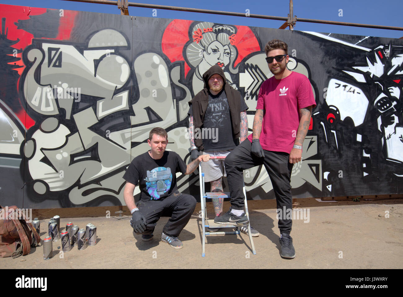Glasgow, Ecosse, le 7 mai, 2017 Festival 'Yard Works' est une célébration internationale du Graffiti, Street Art et Design, qui va se propager dans le SWG3 complexe avec un accent sur la nouvelle Cour Galvanizers. Mettre en valeur les compétences de 25 des meilleurs artistes graffiti & Street de toute l'Europe et plus de 50 des meilleurs artistes écossais de porter cette aire en béton à la vie ! © Gérard Ferry/Alamy Live News Banque D'Images