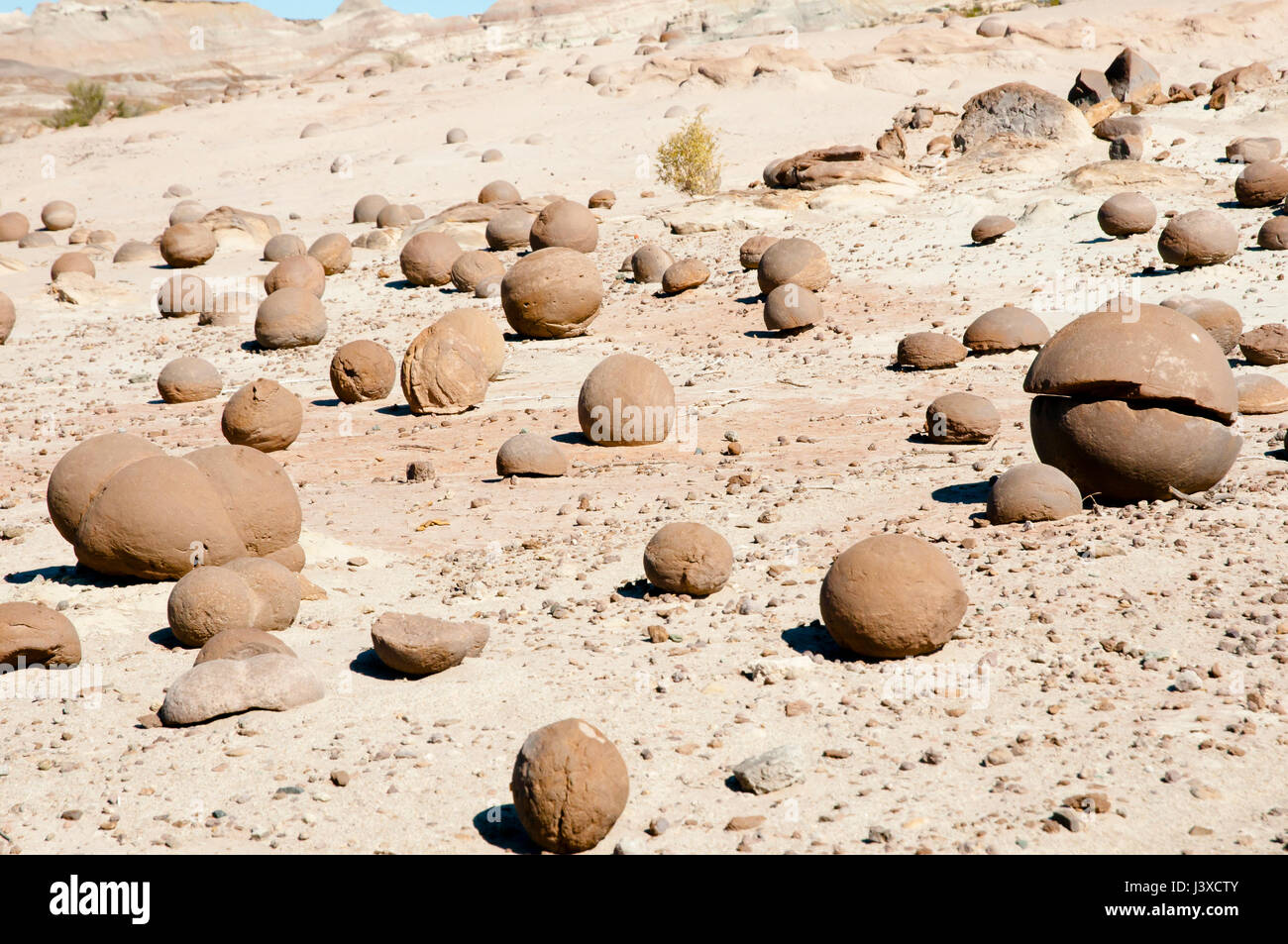 Boules de pierre - le Parc Provincial Ischigualasto - Argentine Banque D'Images