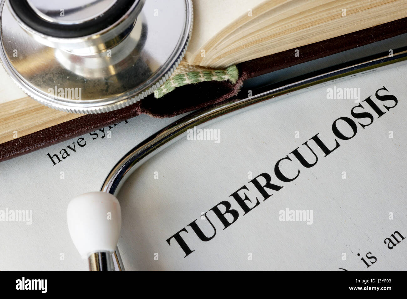 Document avec la tuberculose Diagnostic. Concept d'une maladie pulmonaire. Banque D'Images