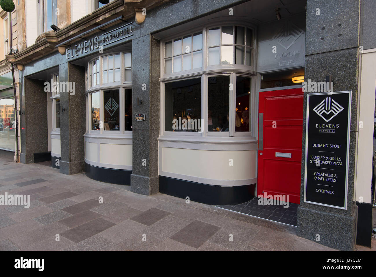 Vue générale du pays de Galles et de l'international du Real Madrid, Gareth Bale Elevens's Bar and Grill à Cardiff, Pays de Galles, Royaume-Uni Banque D'Images
