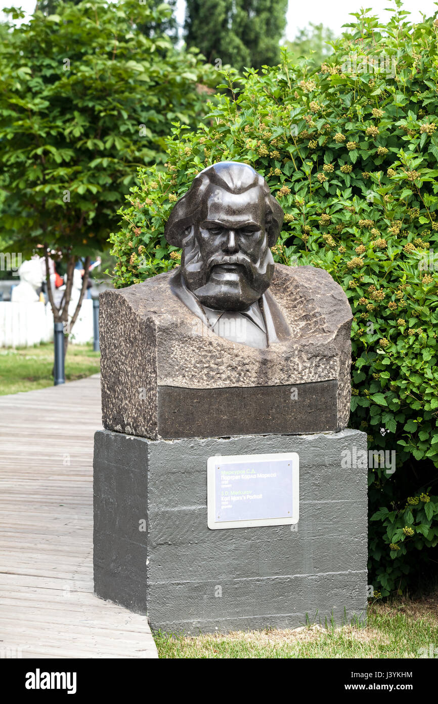 Buste de Karl Marx en parc d'Art Museon à Moscou, Russie Banque D'Images