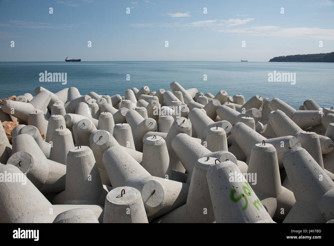 Les défenses de la mer au port de Varna, nord-est de la Bulgarie. Banque D'Images