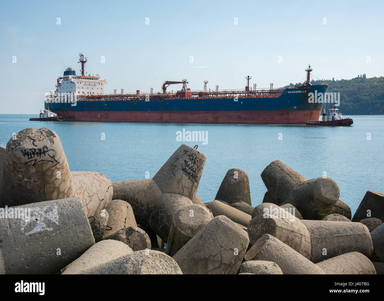 Défense de la mer et l'Searambler bateau au port de Varna, nord-est de la Bulgarie. Banque D'Images