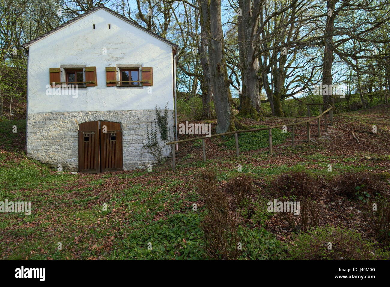 Cave à bière bâtiment (appelé Sommerkeller) en Bavière. Banque D'Images