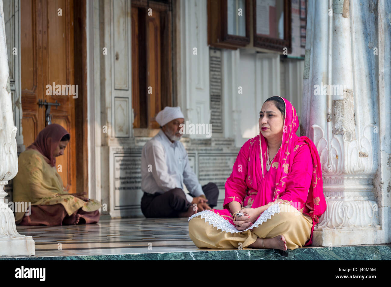 Pèlerin Sikh femelle, Golden Temple, Amritsar, Punjab, India Banque D'Images