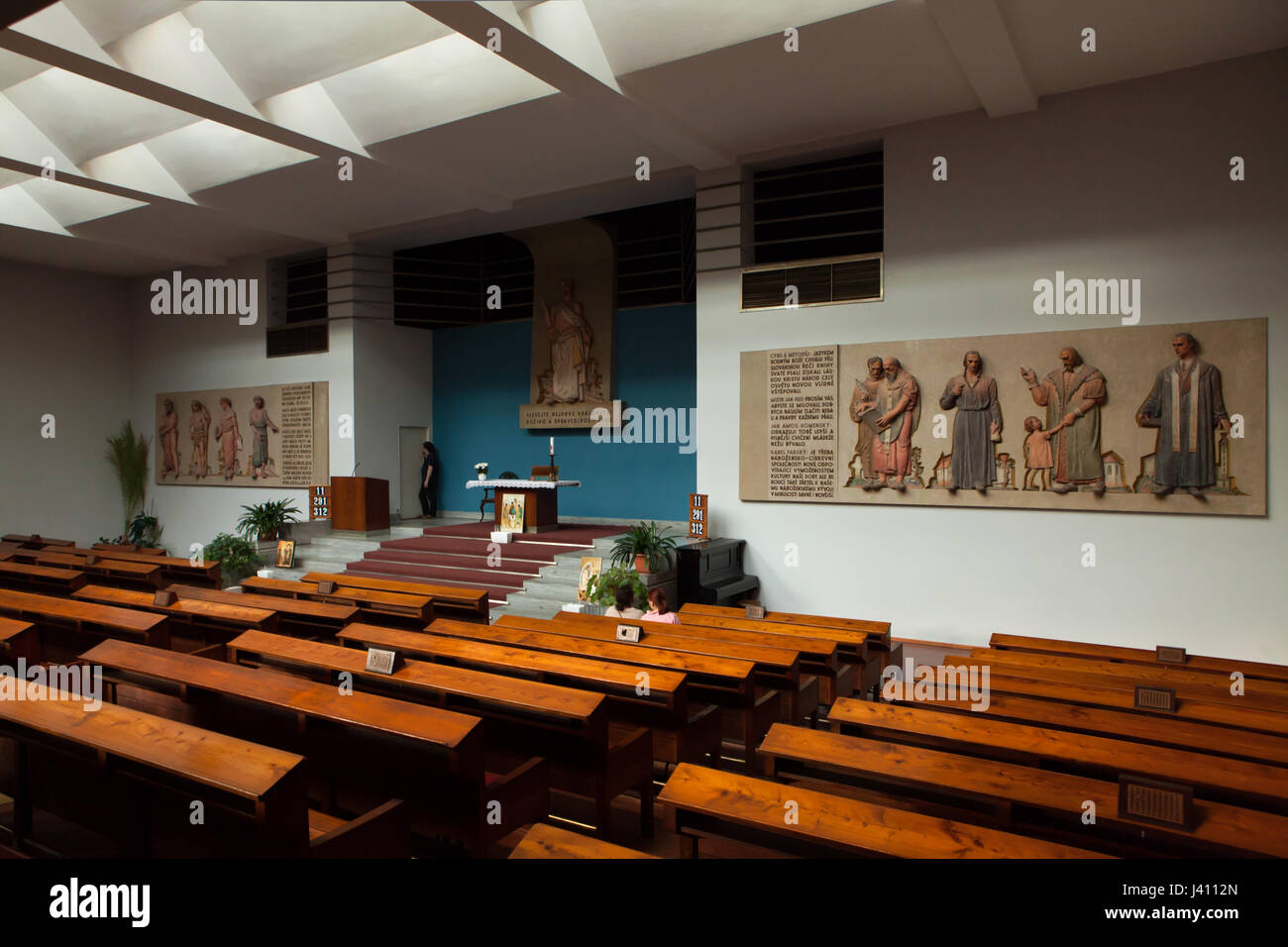 Intérieur de la Maison de la congrégation de l'Église hussite tchécoslovaque (Husův sbor) conçu par l'architecte moderniste Tchèque Pavel Janák (1930-1935) dans le quartier de Vinohrady à Prague, République tchèque. Banque D'Images