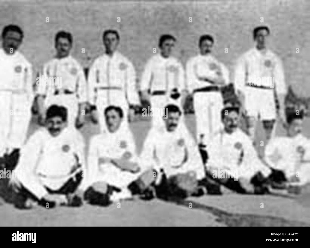 Cette image représente les premières années du Madrid FC, un club qui deviendra plus tard le Real Madrid. Fondé en 1902, le club est devenu l'une des équipes de football les plus prospères de l'histoire. Banque D'Images