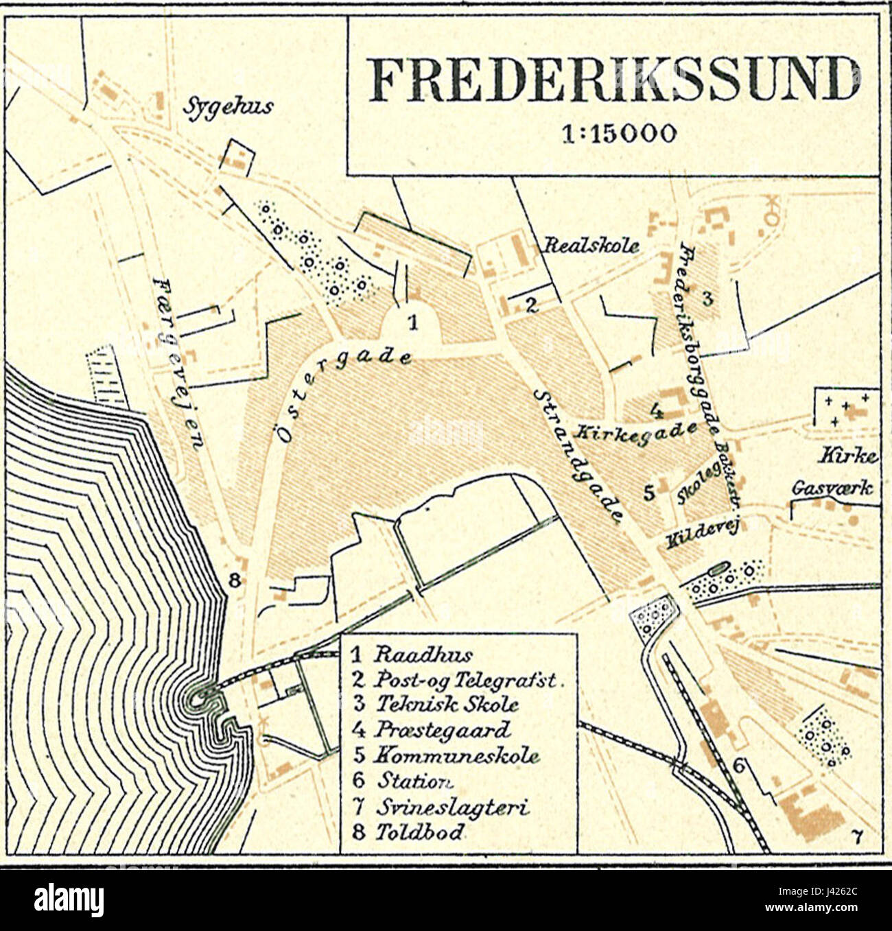 Cette carte historique représente la ville de Frederikssund située dans le comté de Frederiksborg, au Danemark, vers 1900. La carte montre la disposition de la ville, des rues et des régions environnantes, offrant un aperçu du développement géographique et urbain de la région pendant cette période. Banque D'Images