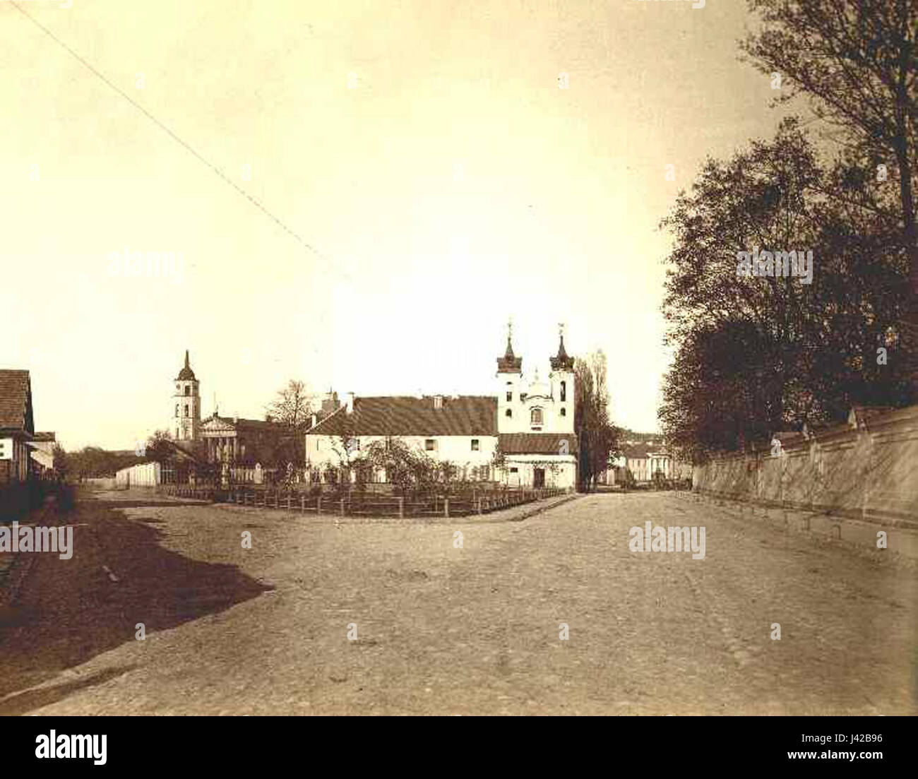 La cathédrale de Vilnius, située dans la capitale de la Lituanie, est un monument religieux et architectural important. La cathédrale, connue pour son design néoclassique, est un symbole central du patrimoine culturel et religieux lituanien, servant de lieu de culte et d'identité nationale. Banque D'Images