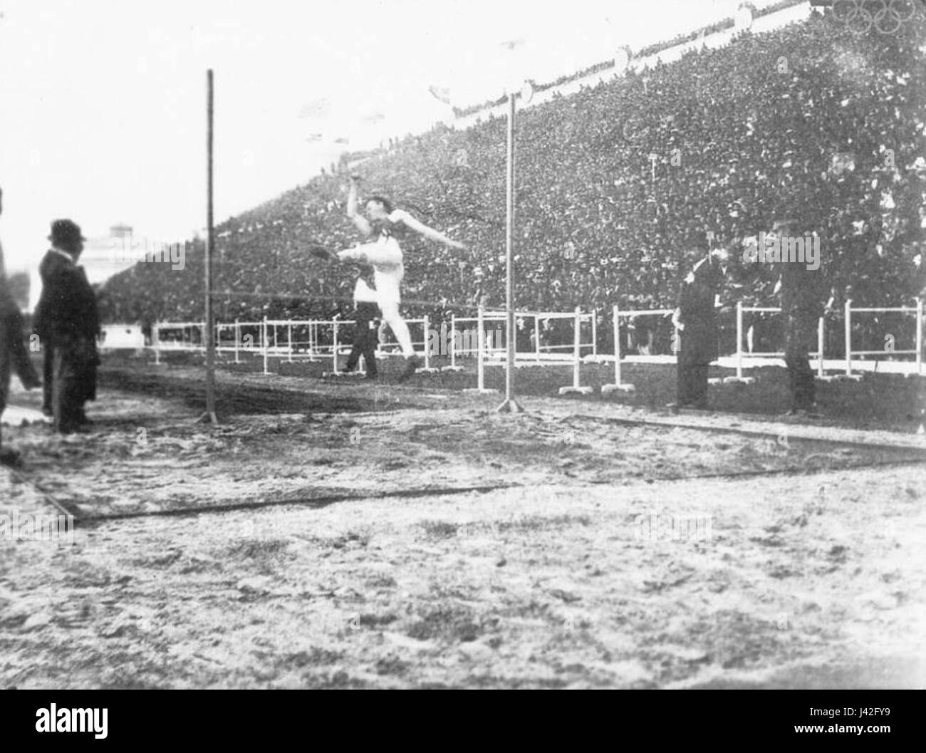 L'épreuve masculine de saut en hauteur aux Jeux olympiques d'été de 1896 faisait partie des premiers Jeux olympiques modernes d'Athènes. L'événement a vu des athlètes notables concourir à un jalon historique pour l'athlétisme. Banque D'Images