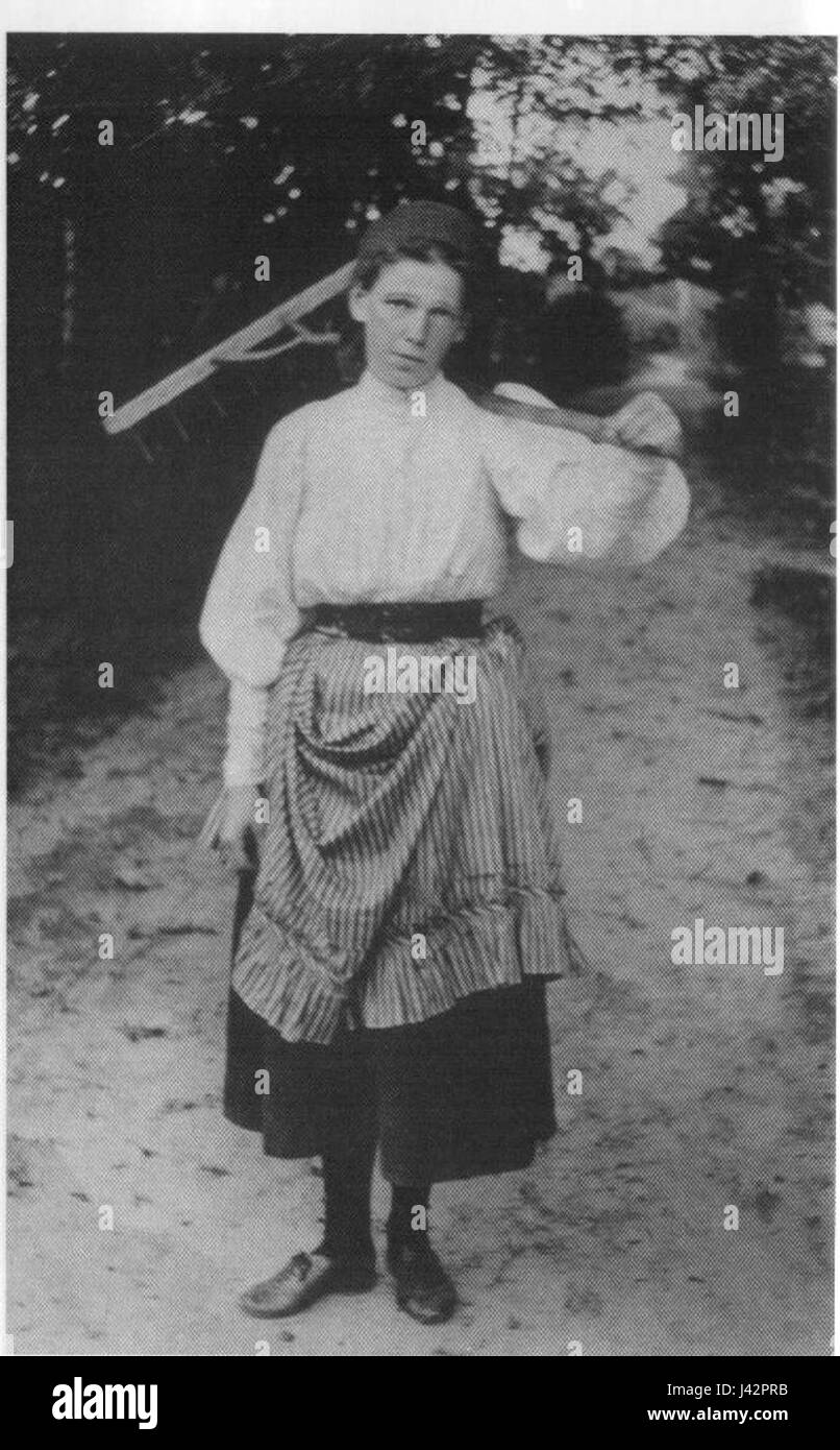 Cette photographie, prise en 1895 par PI Biryukov, montre Maria L. Tolstoï à Yasnaya Polyana. Il capture un moment dans la vie de la famille et de la résidence du célèbre écrivain russe. Banque D'Images
