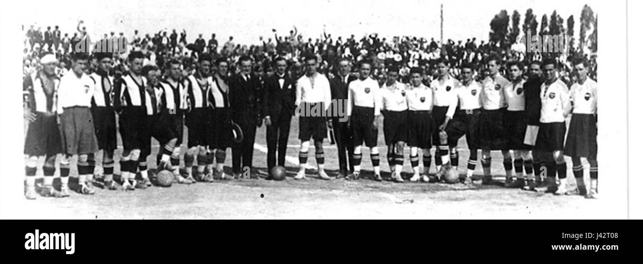 Il s'agit d'un match ou d'un événement lié au Llevant FC et au VCF (Valencia Club de FÃºtbol), éventuellement organisé au stade Mestalla, célèbre pour les matchs de football à Valence, en Espagne. Banque D'Images