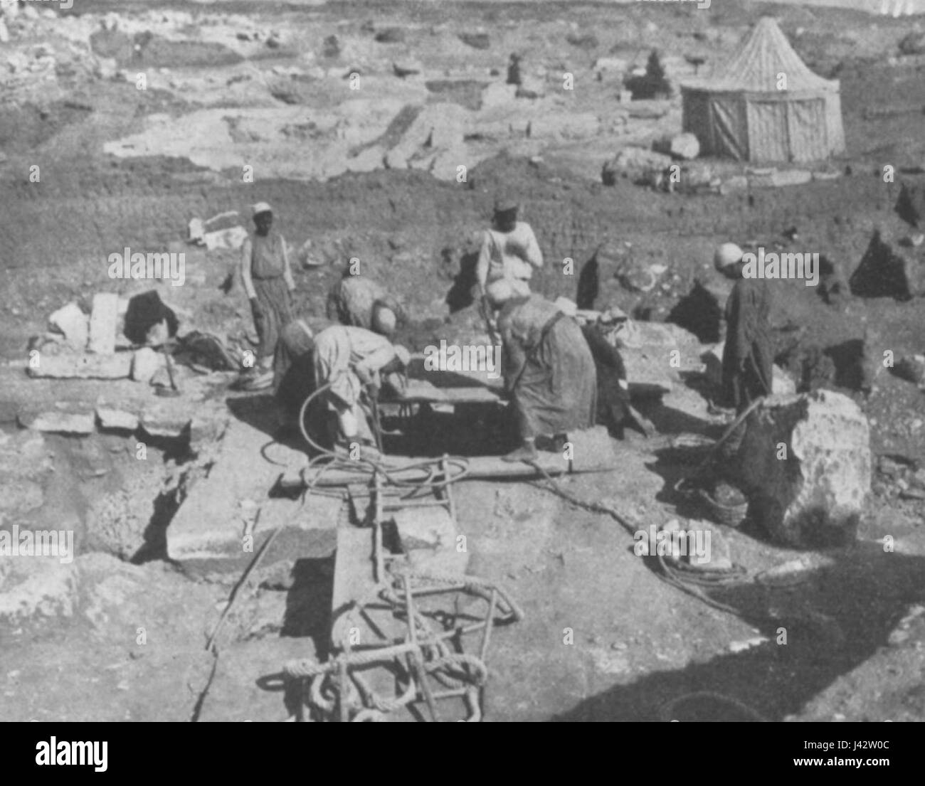 La Mace Lisht BMMA 9 10 7 est un artefact archéologique ancien, censé provenir du Nouveau Royaume d'Égypte. Il est remarquable pour son design et son artisanat, offrant un aperçu de la culture et de l'art égyptiens. Banque D'Images