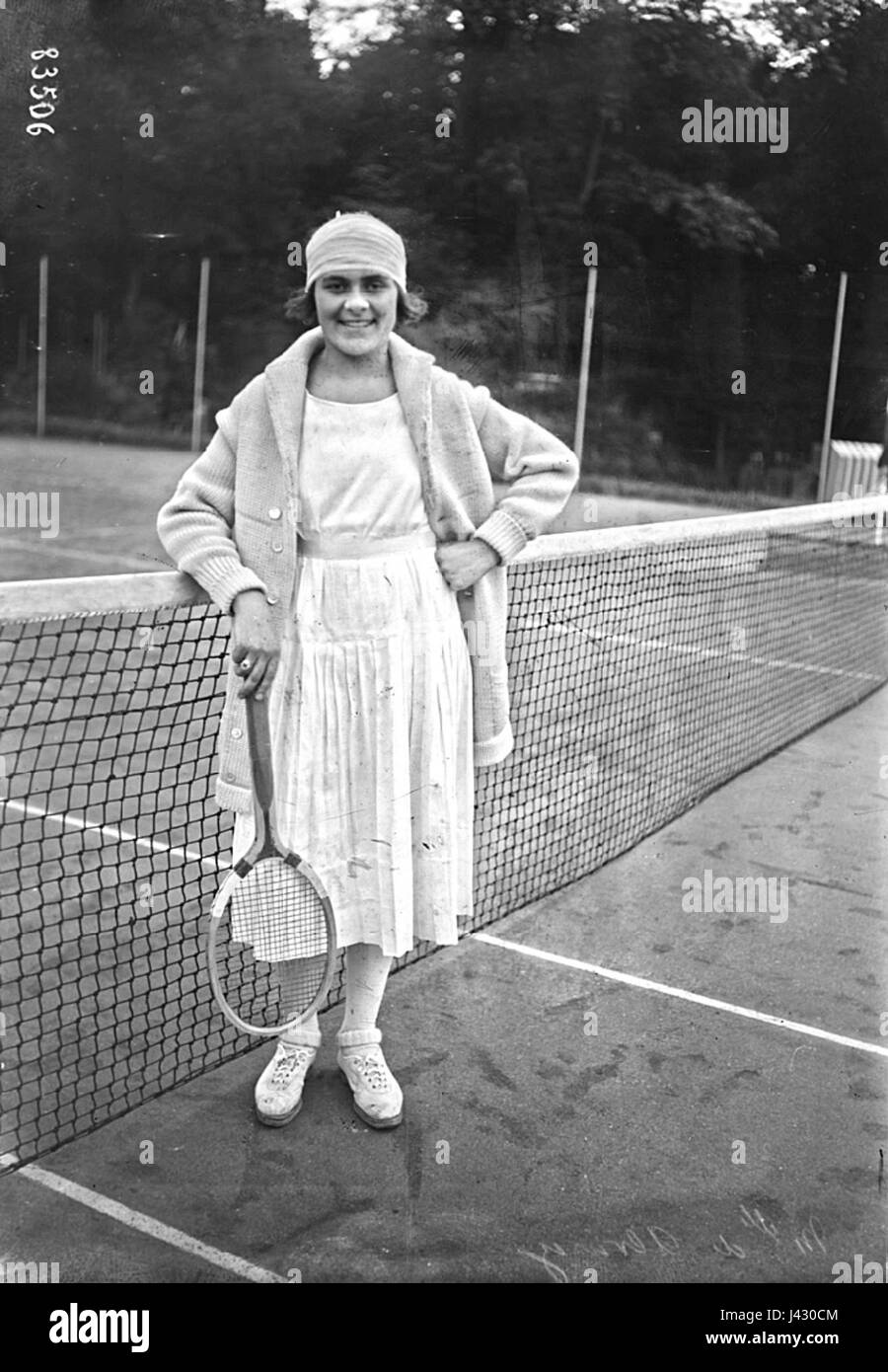 Lili de Alvarez était une joueuse de tennis espagnole active au début du XXe siècle. Connue pour ses réalisations athlétiques, elle a été l'une des femmes pionnières dans le sport du tennis. Banque D'Images