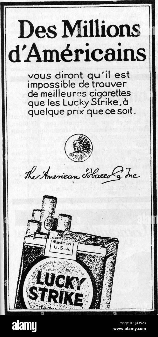 Lucky Strike, une marque de cigarettes populaire, a publié une publicité promotionnelle en 1924, soulignant sa popularité au début du XXe siècle, ainsi que son impact culturel au cours de cette période. Banque D'Images