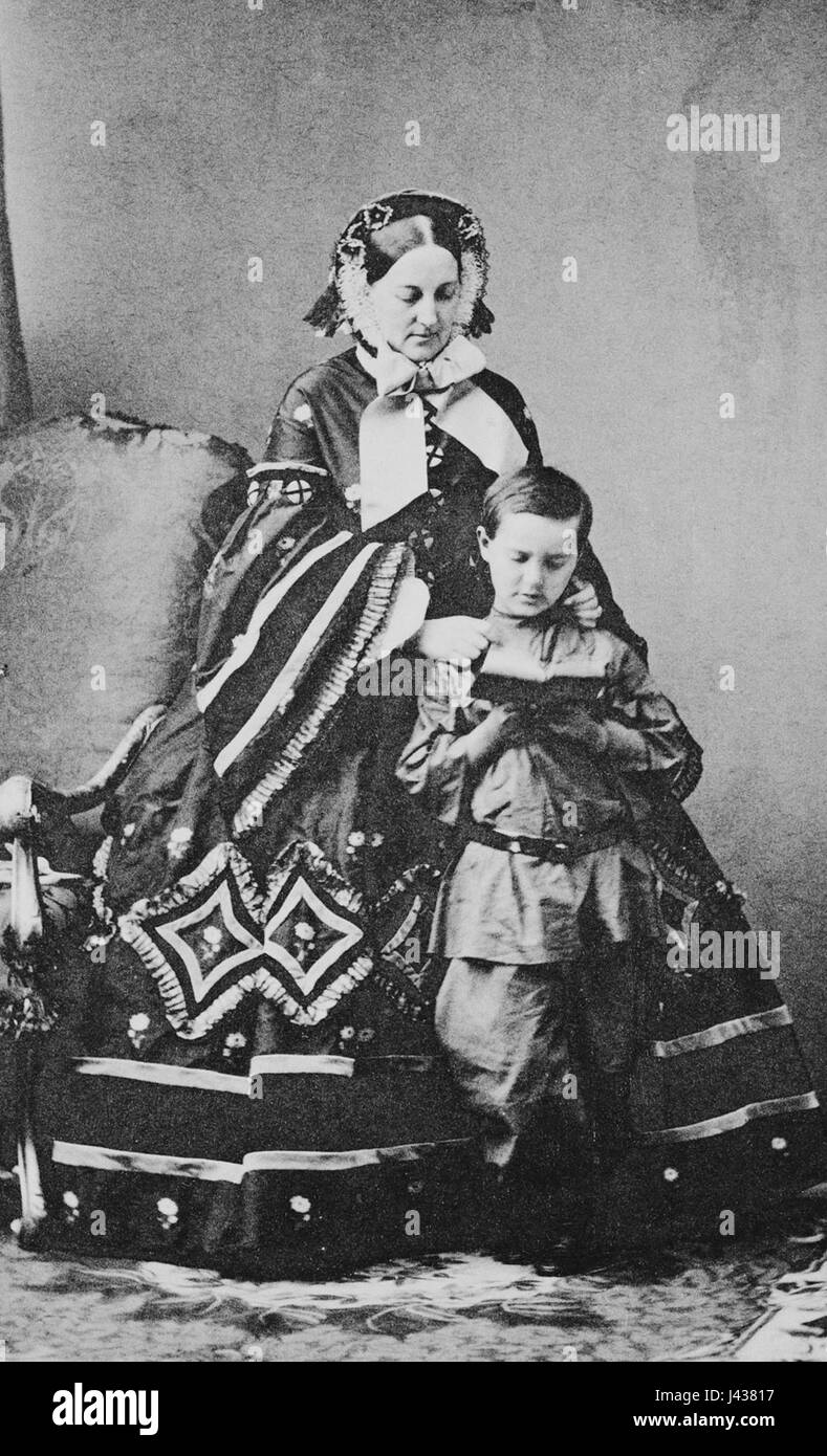 Maria Nikolaevna de Leuchtenberg avec son fils George (1859) Banque D'Images