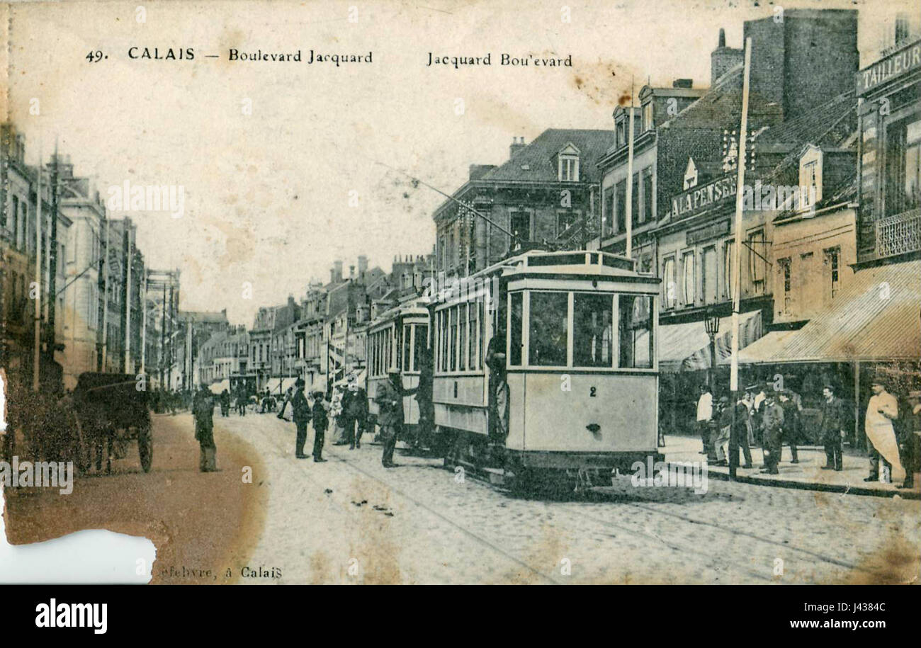 Lefebvre 49 Calais Boulevard Jacquard fait référence à un dessin textile Jacquard produit au XIXe siècle, reflétant la complexité et les détails typiques de cette technique de tissage. Les métiers à tisser Jacquard étaient connus pour leur capacité à créer des motifs complexes dans le tissu, et cette pièce témoigne de l'artisanat et de l'innovation de l'époque dans la production textile. Banque D'Images