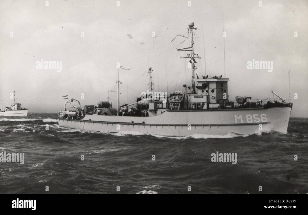 Le Kust mijnenveger M 856 Beemsterklasse est un dragueur de mines néerlandais de la classe Beemster, utilisé pour les opérations navales au milieu du XXe siècle. Il faisait partie du système de défense navale des pays-Bas. Banque D'Images