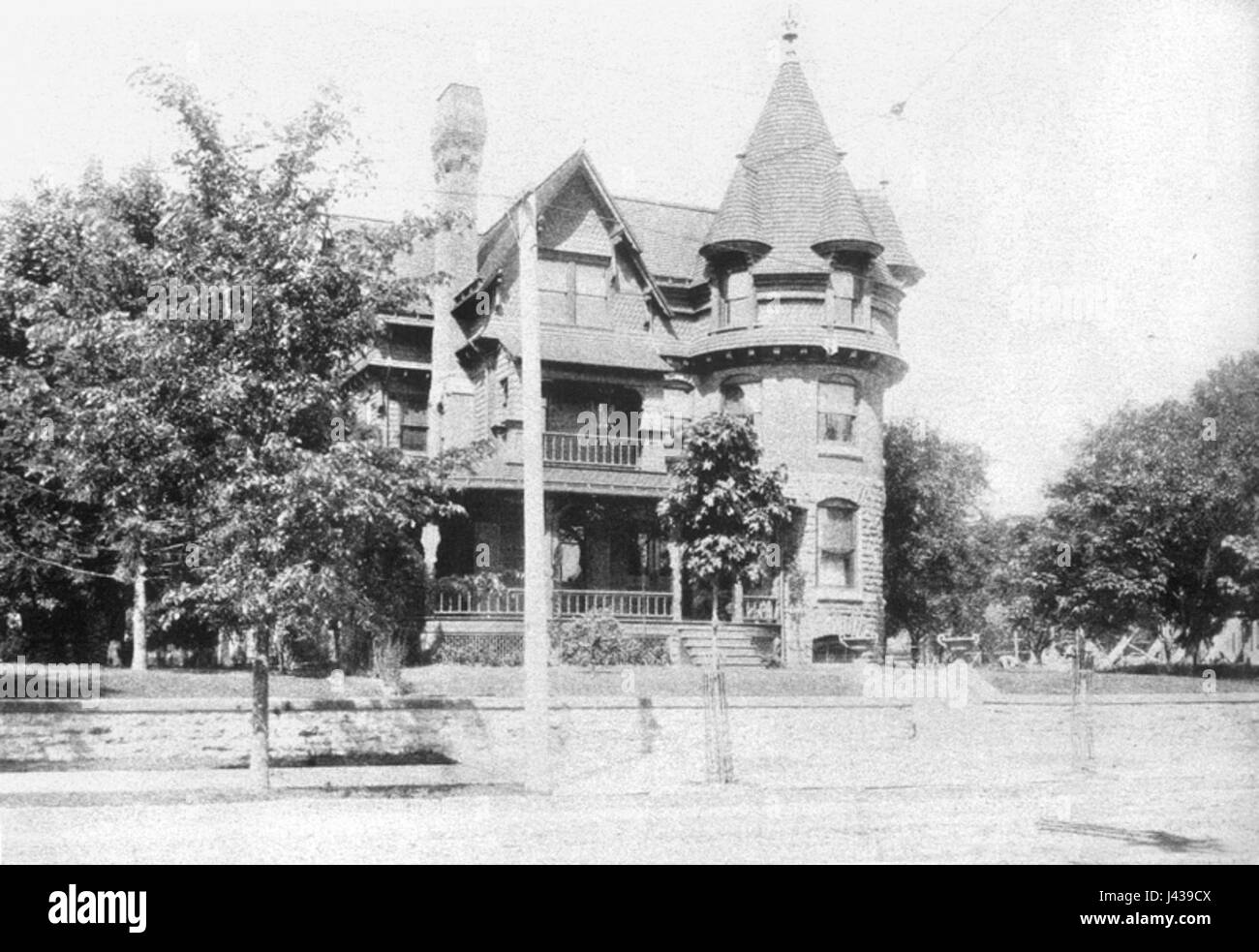 Une illustration de la maison Matthan Harbster, apparue dans l'œuvre d'art de Reading de 1897, représentant le style architectural et la conception d'une résidence de premier plan de Reading, en Pennsylvanie, à la fin du XIXe siècle. Banque D'Images