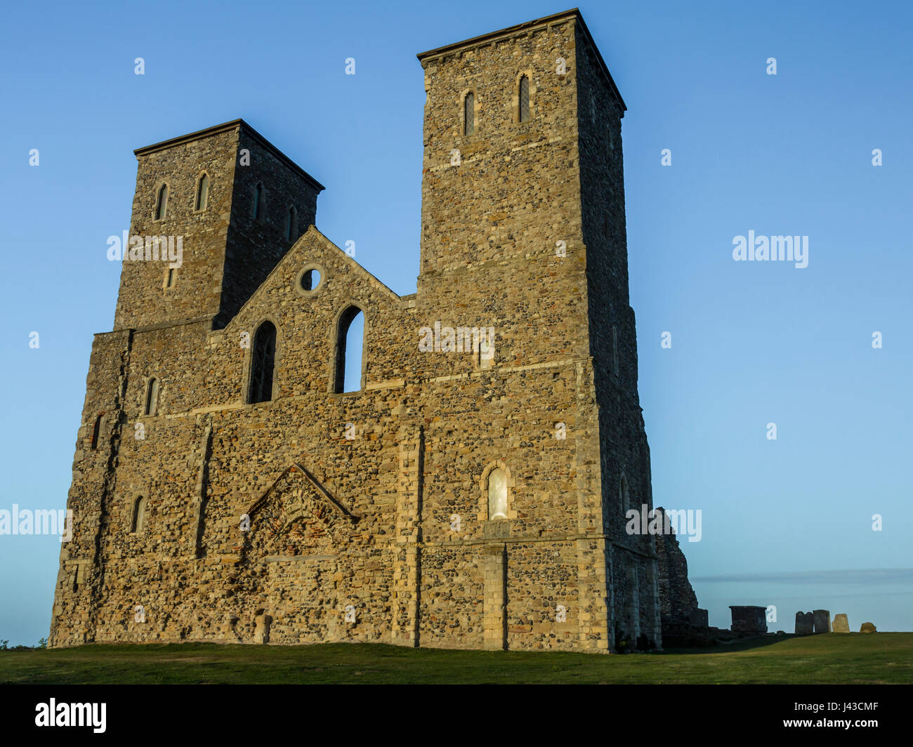 Reculver Tours Jumelles nr Herne Bay, Kent,UK Banque D'Images