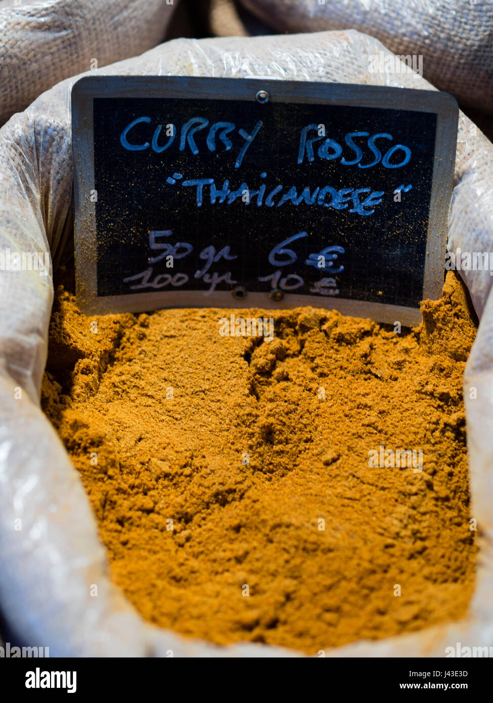 Épices pour vendre à l'ONU Street Food Festival à Crémone, en Lombardie, Italie, mai 2017 Banque D'Images
