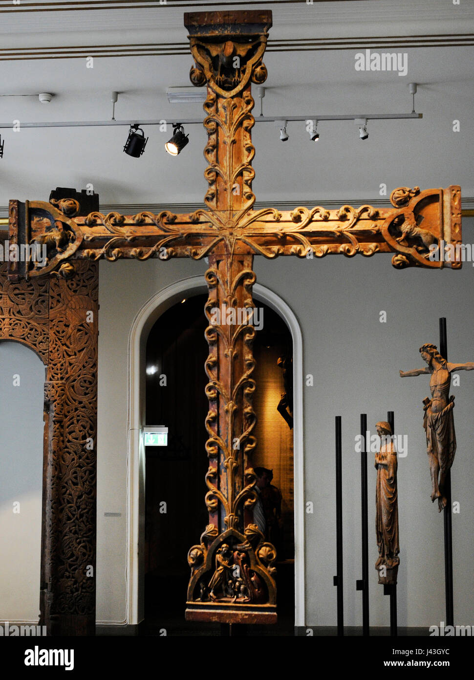 Croix en bois. Église de Borre, Vestfold, c. 1275-1300. Musée historique. Oslo. La Norvège. Banque D'Images