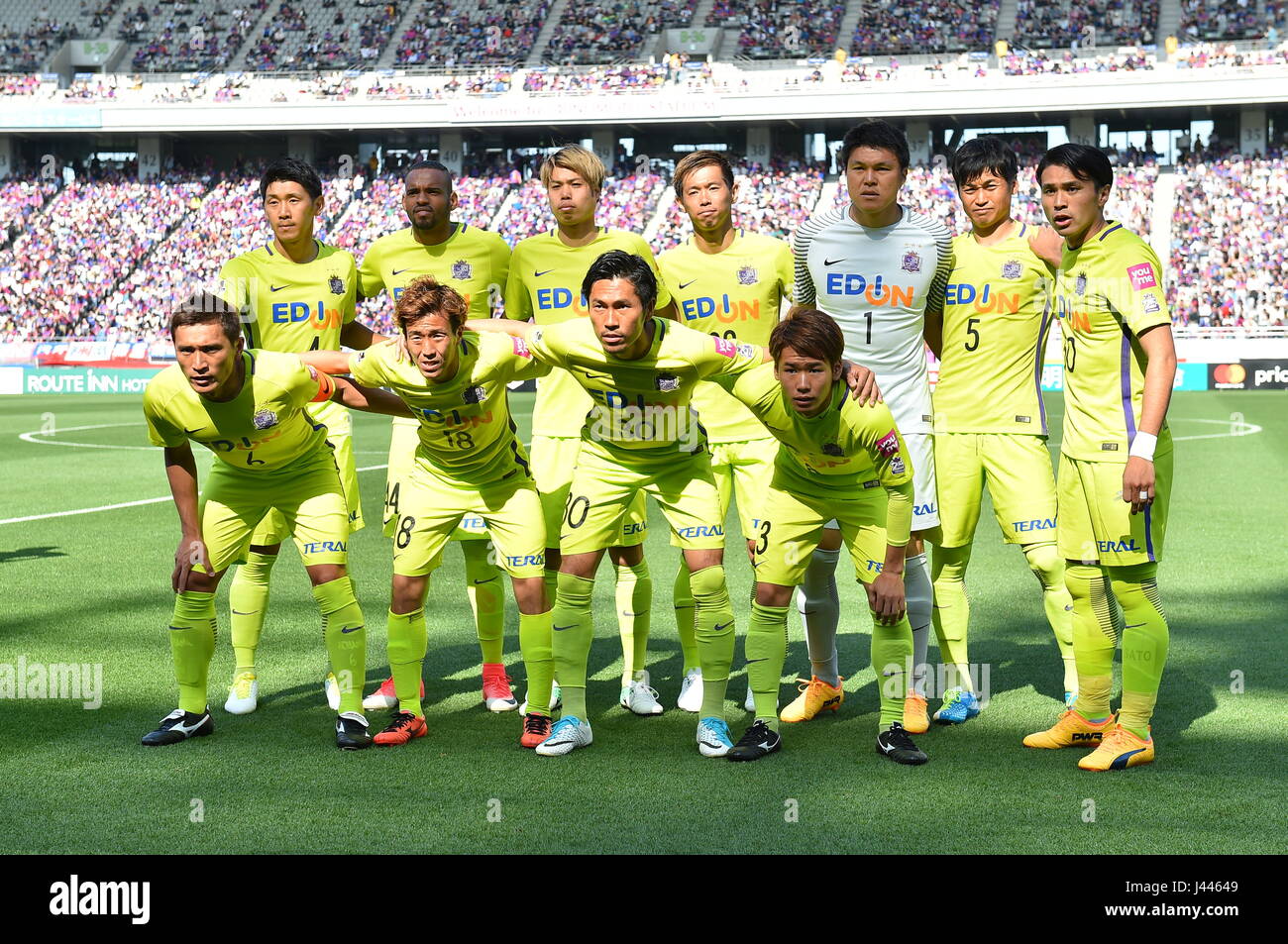 Tokyo, Japon. Apr 30, 2017. Sanfrecce Hiroshima line-up du groupe l'équipe de football/soccer : l'équipe de Sanfrecce Hiroshima photo de groupe (rangée du haut - de gauche à droite) Hiroki Mizumoto, Anderson Lopes, Yuki Nogami, Tsukasa Shiotani, Takuto Hayashi, Kazuhiko Chiba, Masato Kudo, (rangée du bas - de gauche à droite) Toshihiro Aoyama, Yoshifumi Kashiwa, Kosei Shibasaki et soja Takahashi avant le J1 2017 match de championnat entre F.C.Tokyo 1-0 Sanfrecce Hiroshima à Ajinomoto Stadium à Tokyo, au Japon . Credit : AFLO/Alamy Live News Banque D'Images