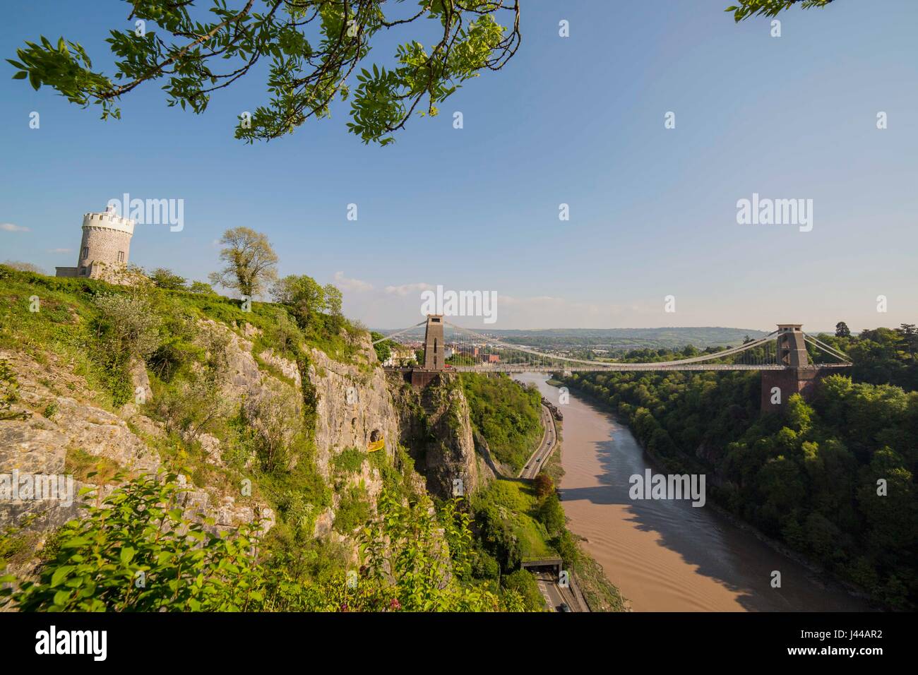Clifton, Bristol, England, UK, 7 mai 2017. Pont suspendu de Clifton et bâtiment de l'observatoire (à gauche) à Bristol. Photo par Mark Hawkins Banque D'Images